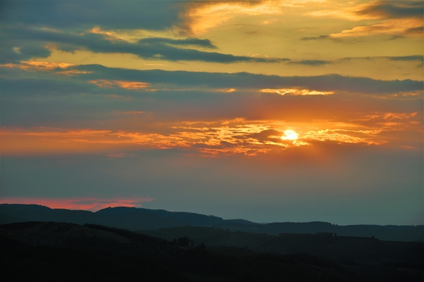 Sonnenaufgang im Sauerland - (c) R Herling.jpg